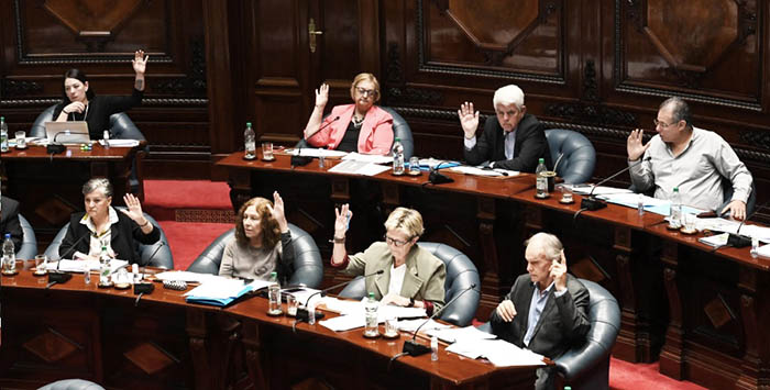 Uruguay se convierte en el primer país de América Latina que protege por ley el derecho a la eutanasia